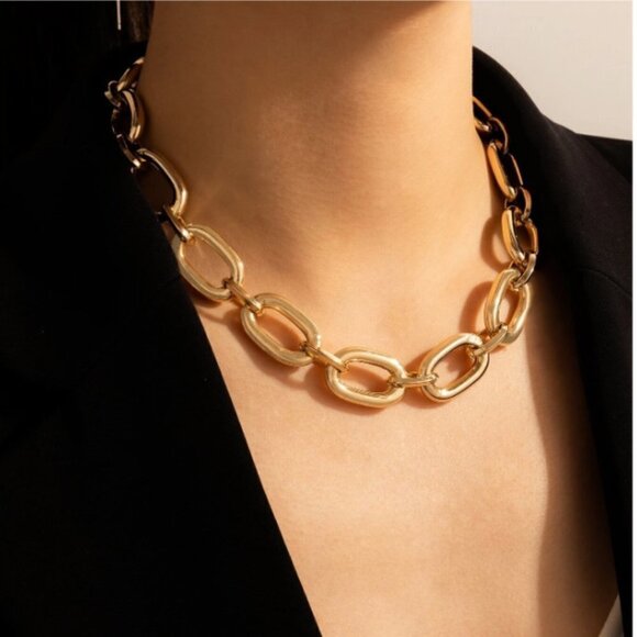 Minimalist Chain Necklace in Yellow Gold Color